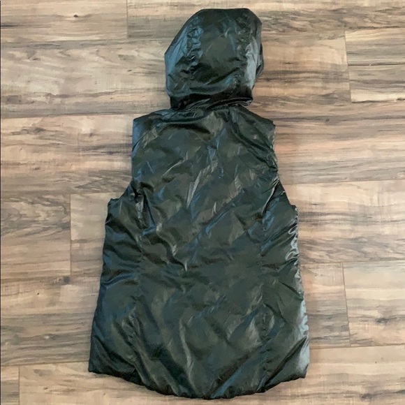 Gerry women’s reversible DOWN vest. - Picture 4 of 6